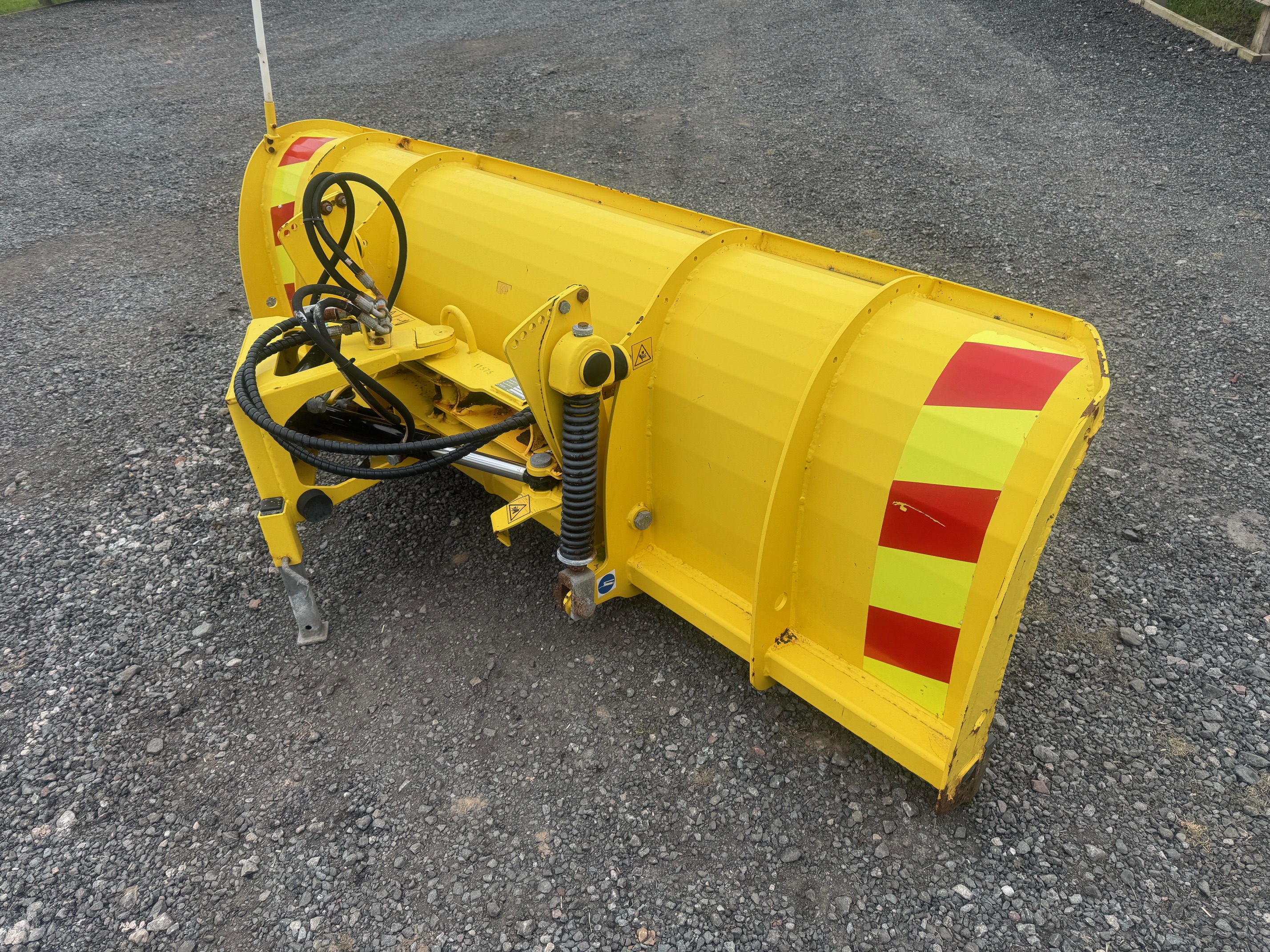 IAE Snow plough / fits tractors