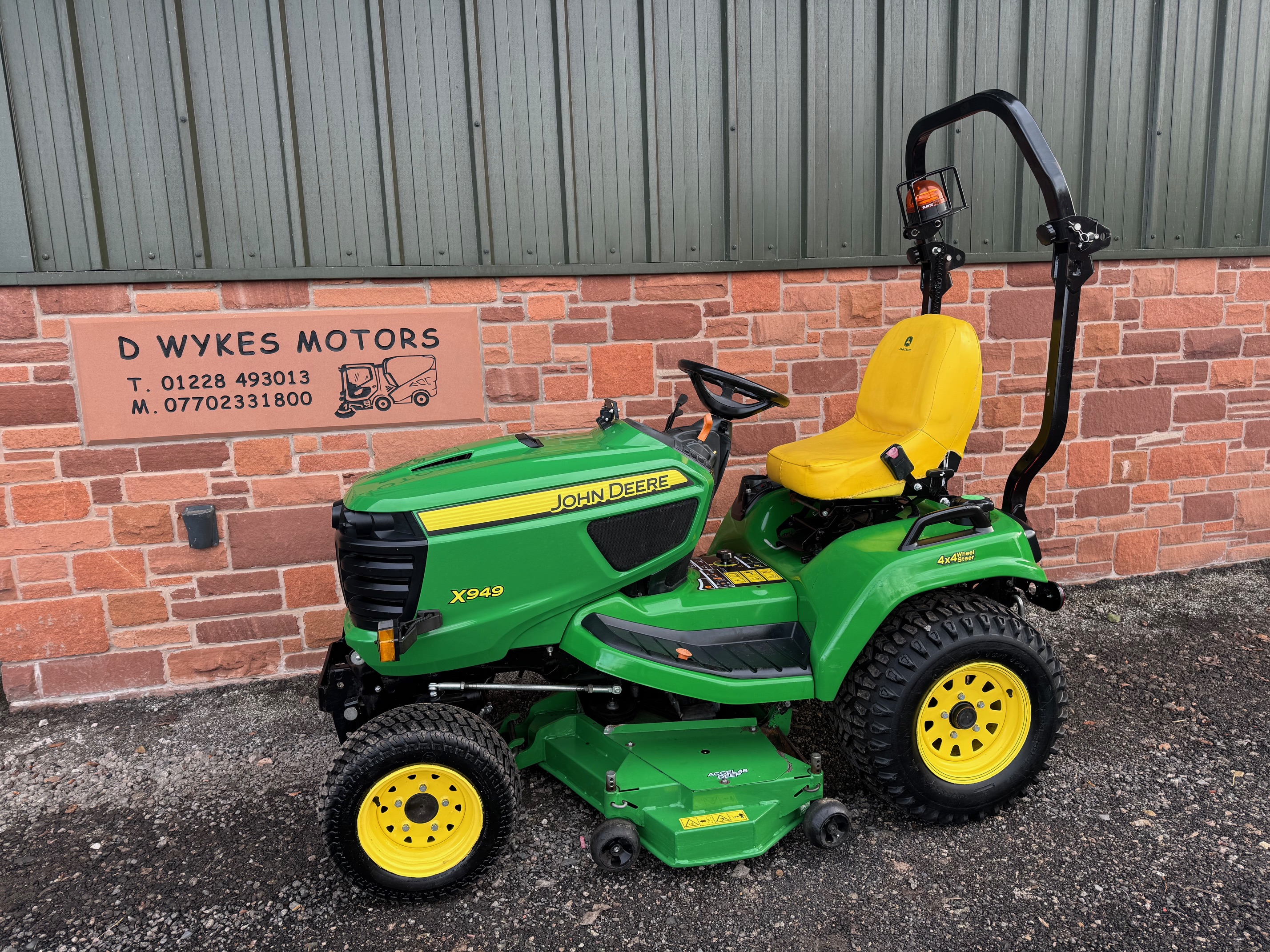 John Deere X949 Mower / 4 Wheel Steer - 4 Wheel Drive