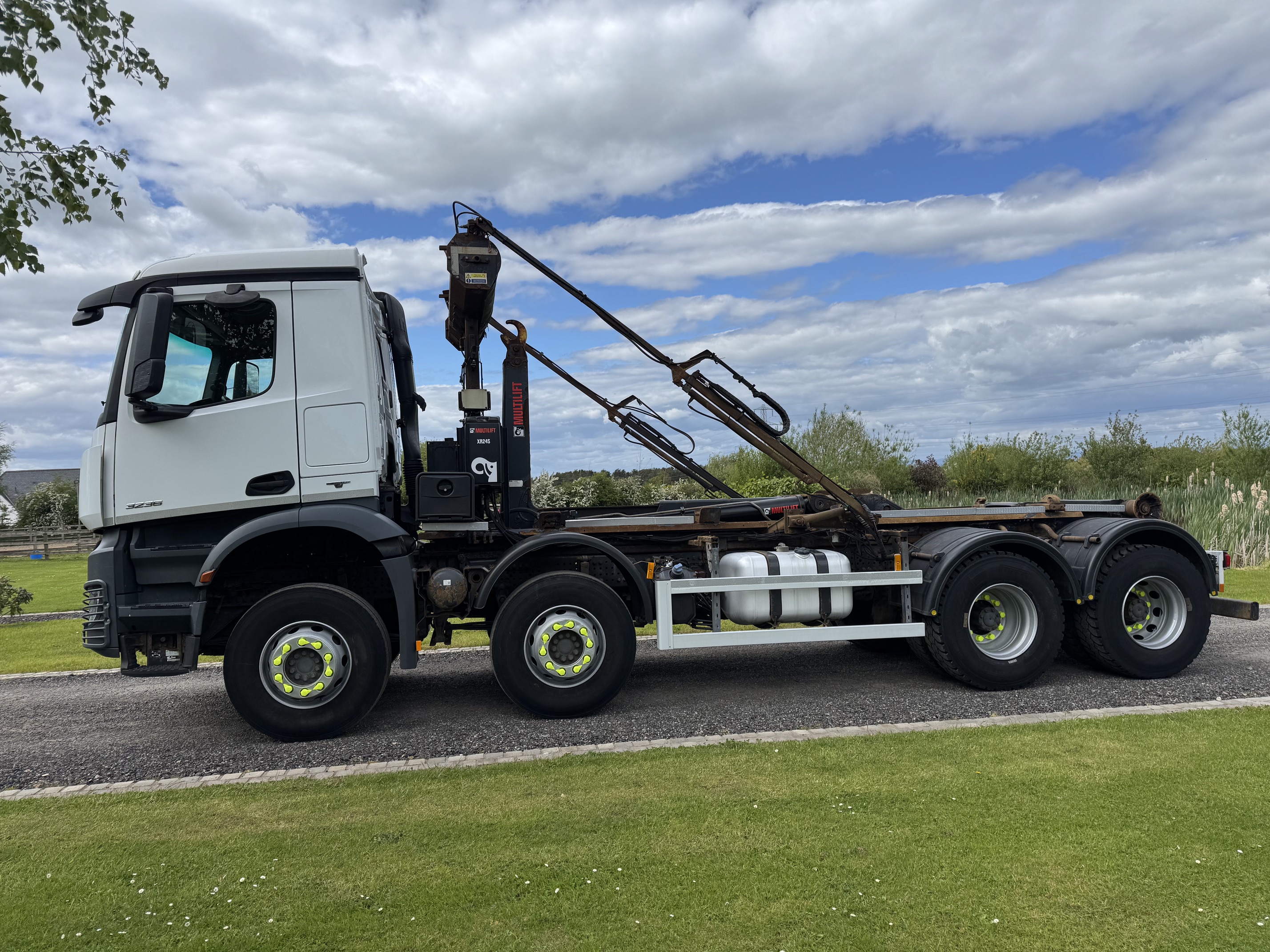 Mercedes Benz Arocs 3236 Hook Loader / Multi lift