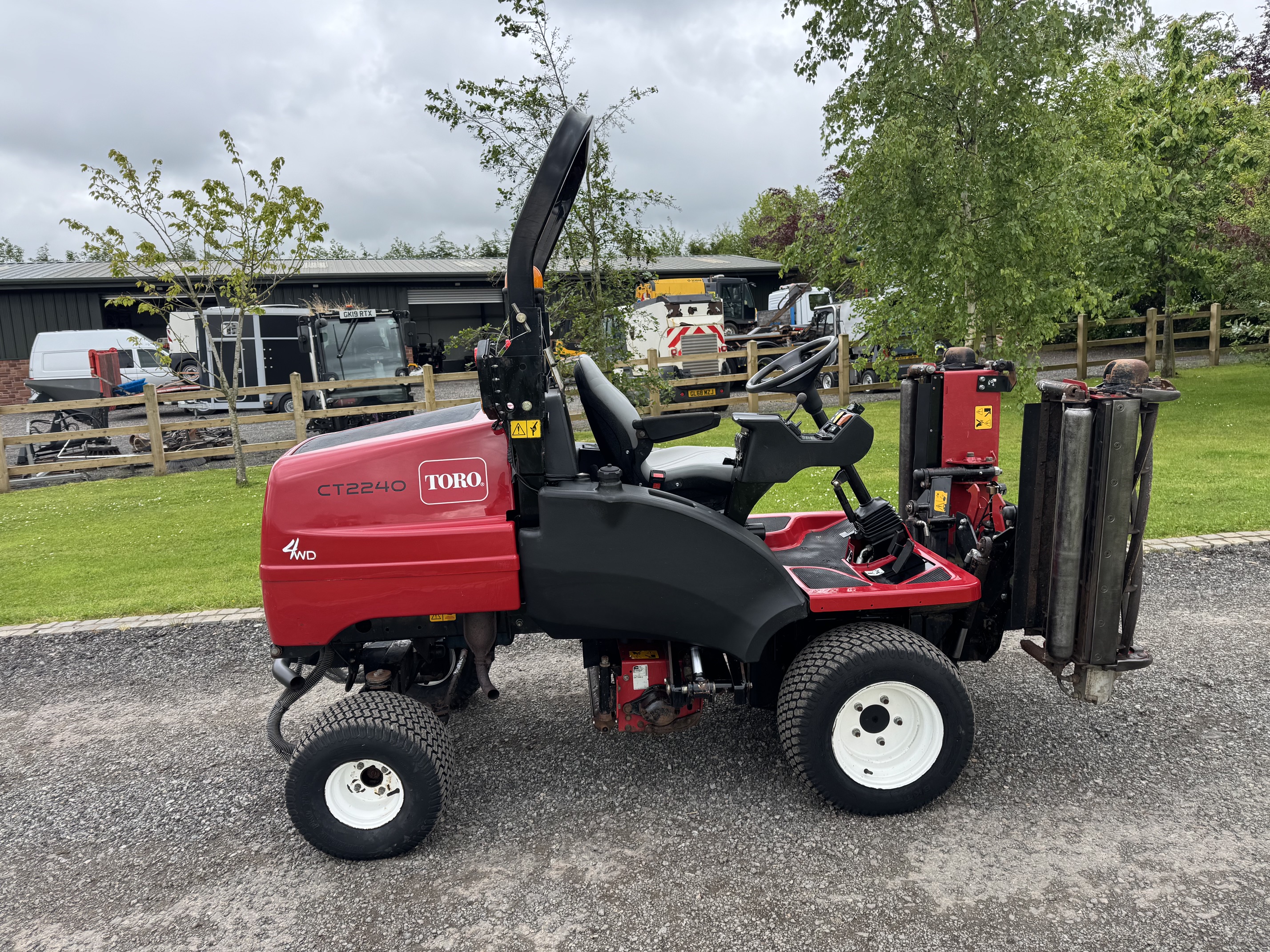Toro CT2240 Mower / 1073H