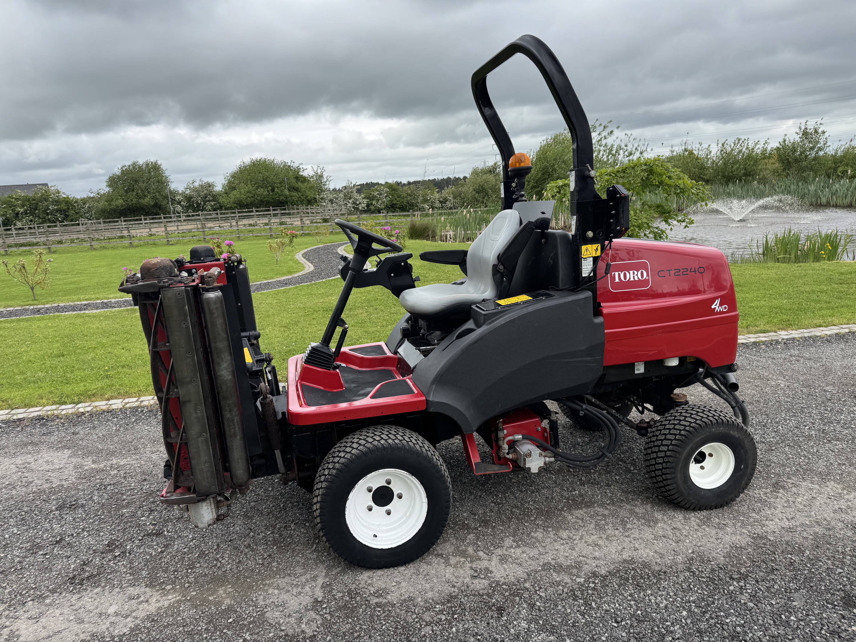 Toro CT2240 Mower / 1073H