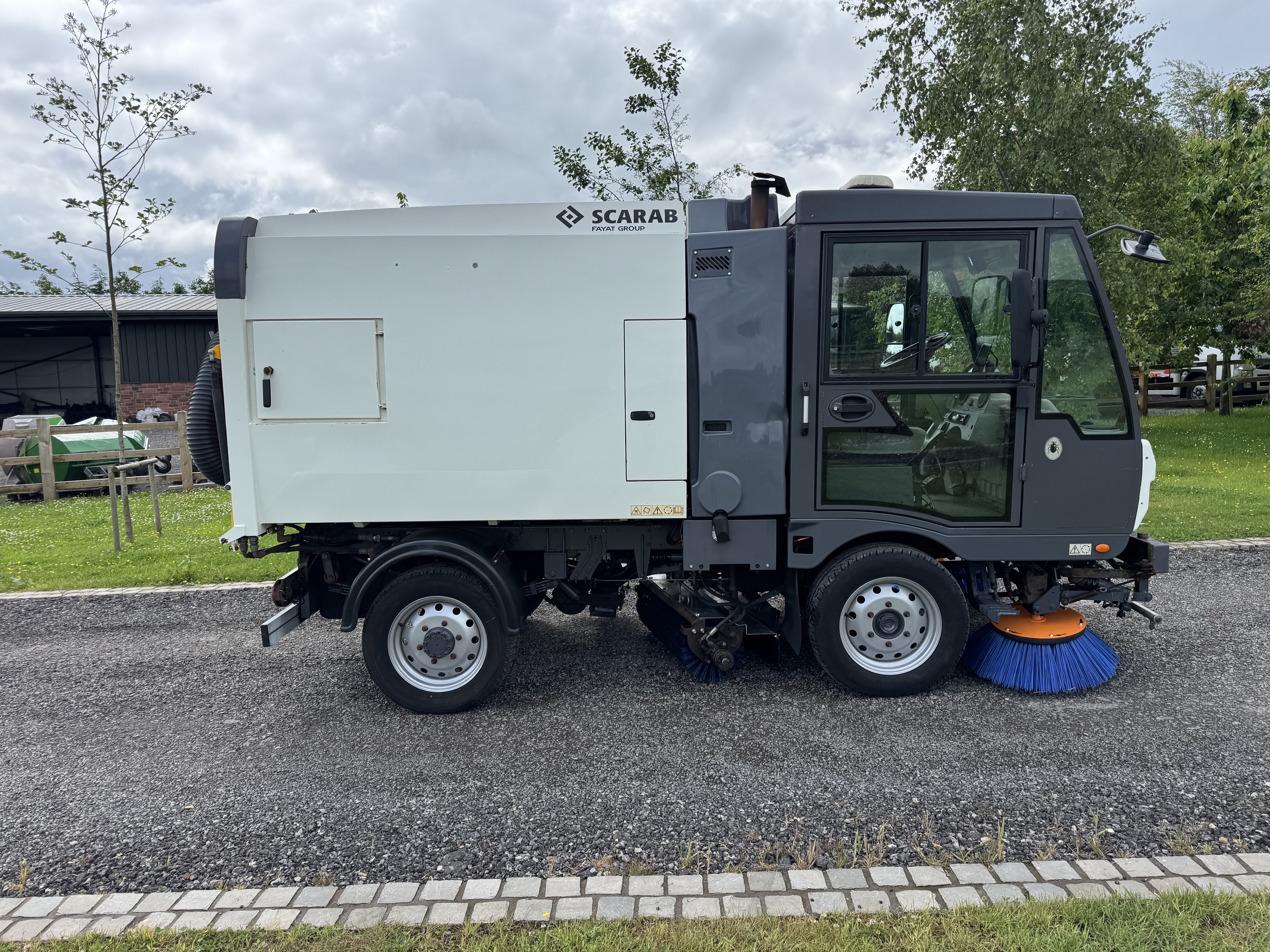 Scarab M25H road sweeper / Pressure Washer 