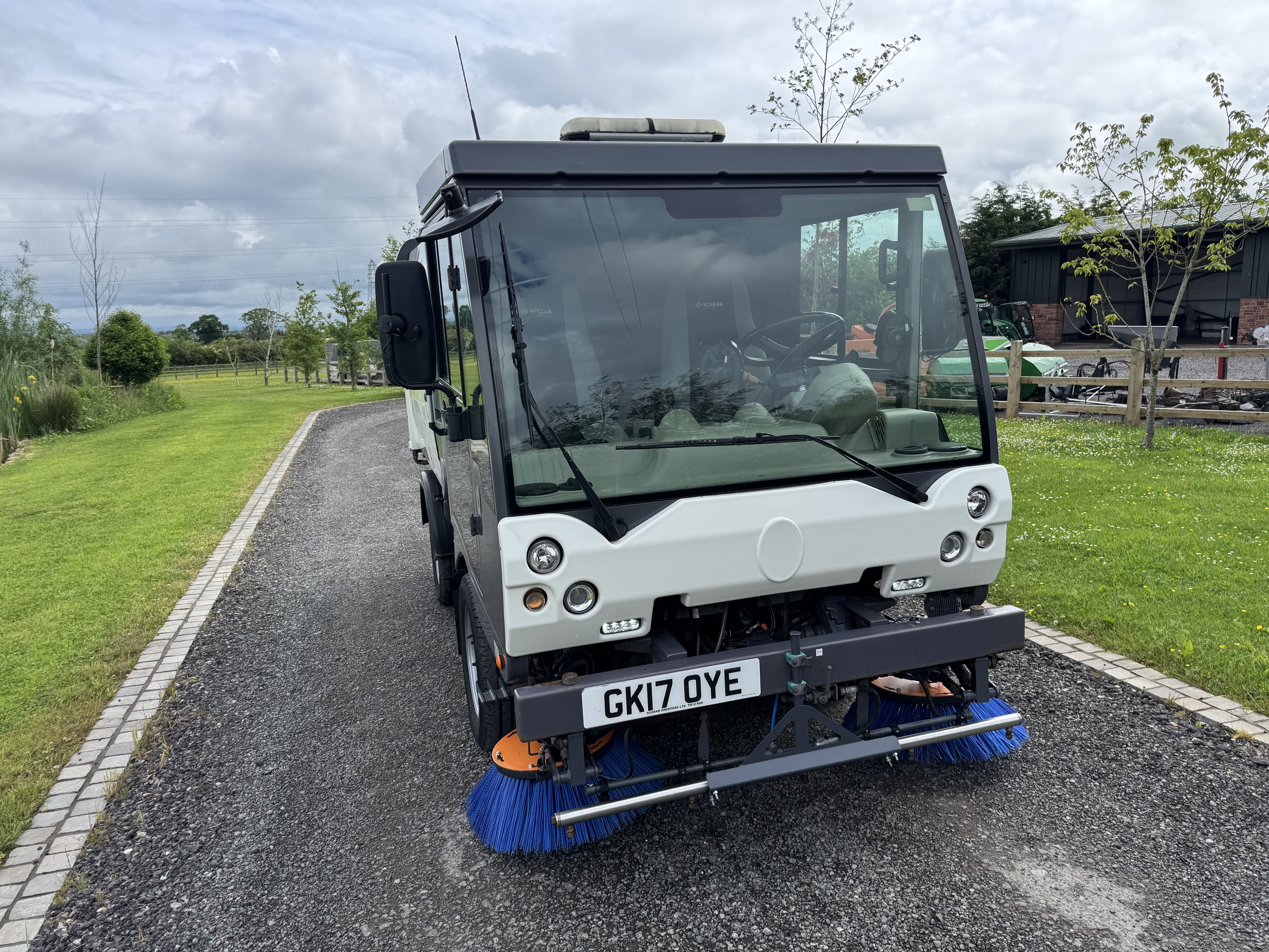 Scarab M25H road sweeper / Pressure Washer 