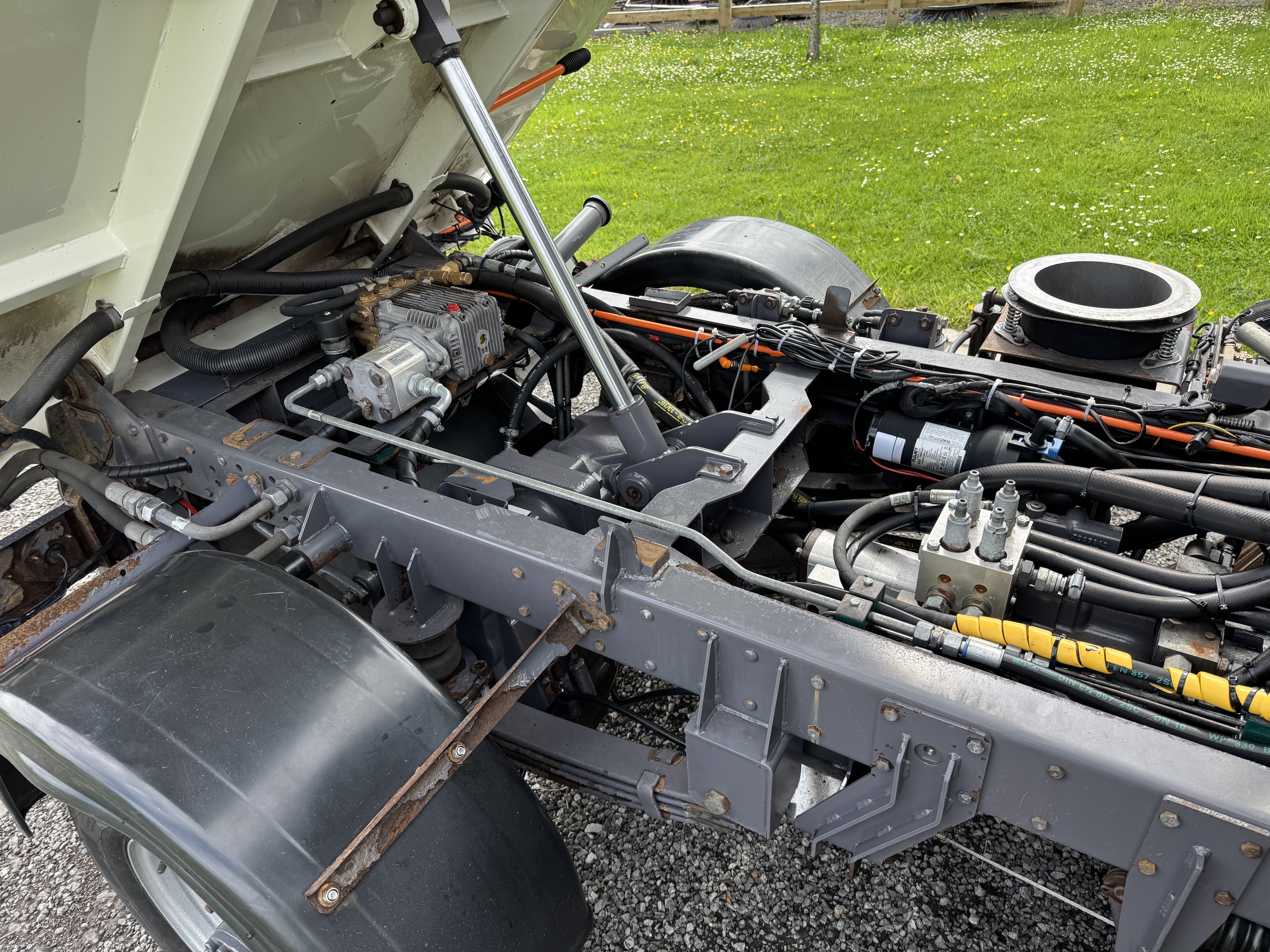Scarab M25H road sweeper / Pressure Washer 