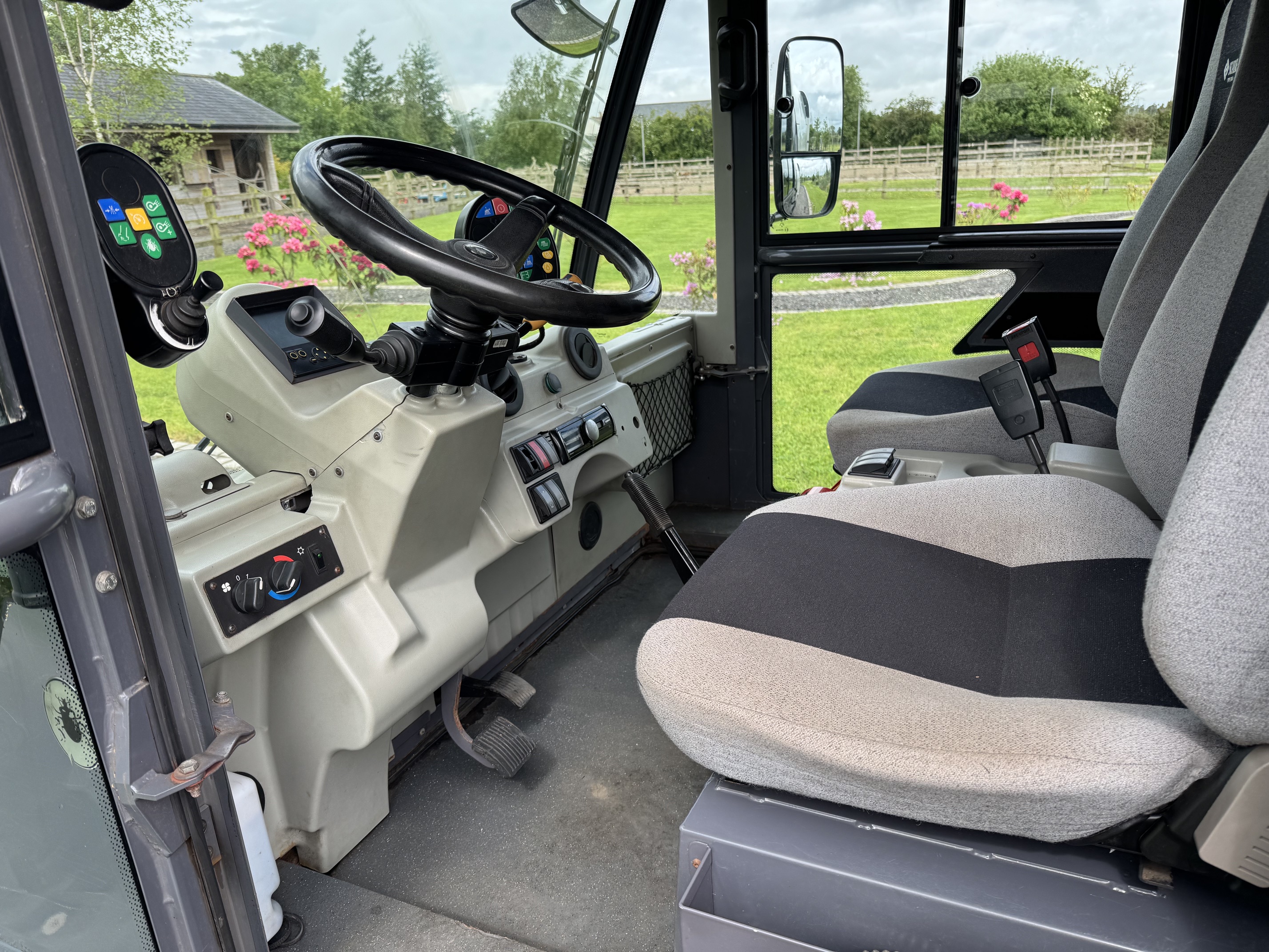 Scarab M25H road sweeper / Pressure Washer 