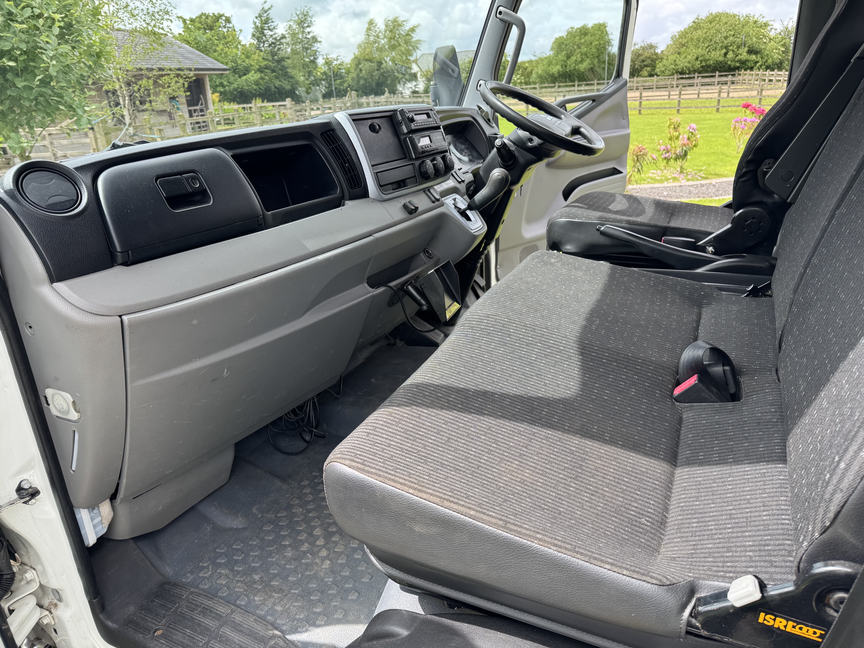 Mitsubishi Fuso Canter 7.5 Ton Beavertail Recovery Truck