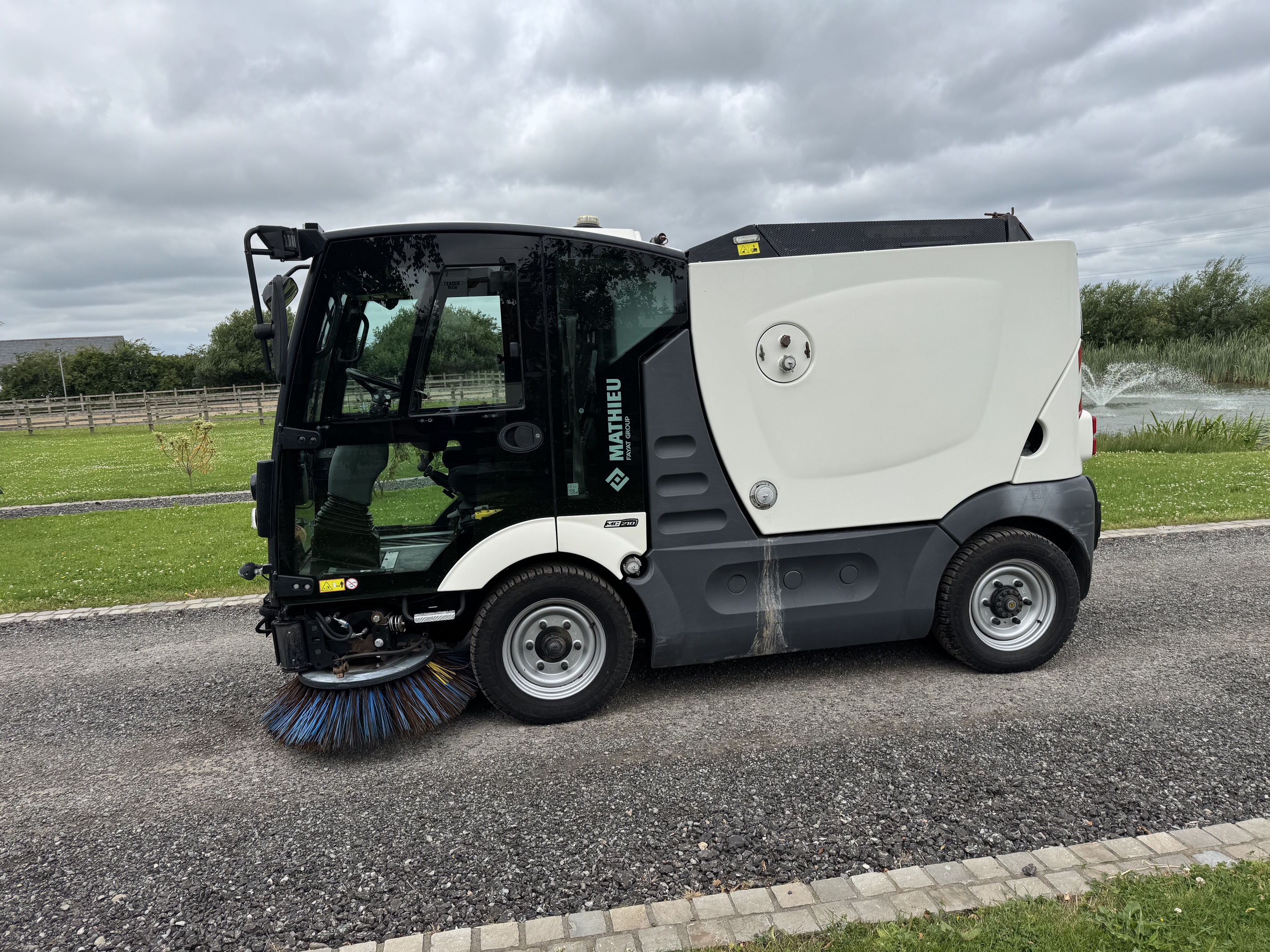 Scarab mathieu MC210 Azura Flex Road Sweeper