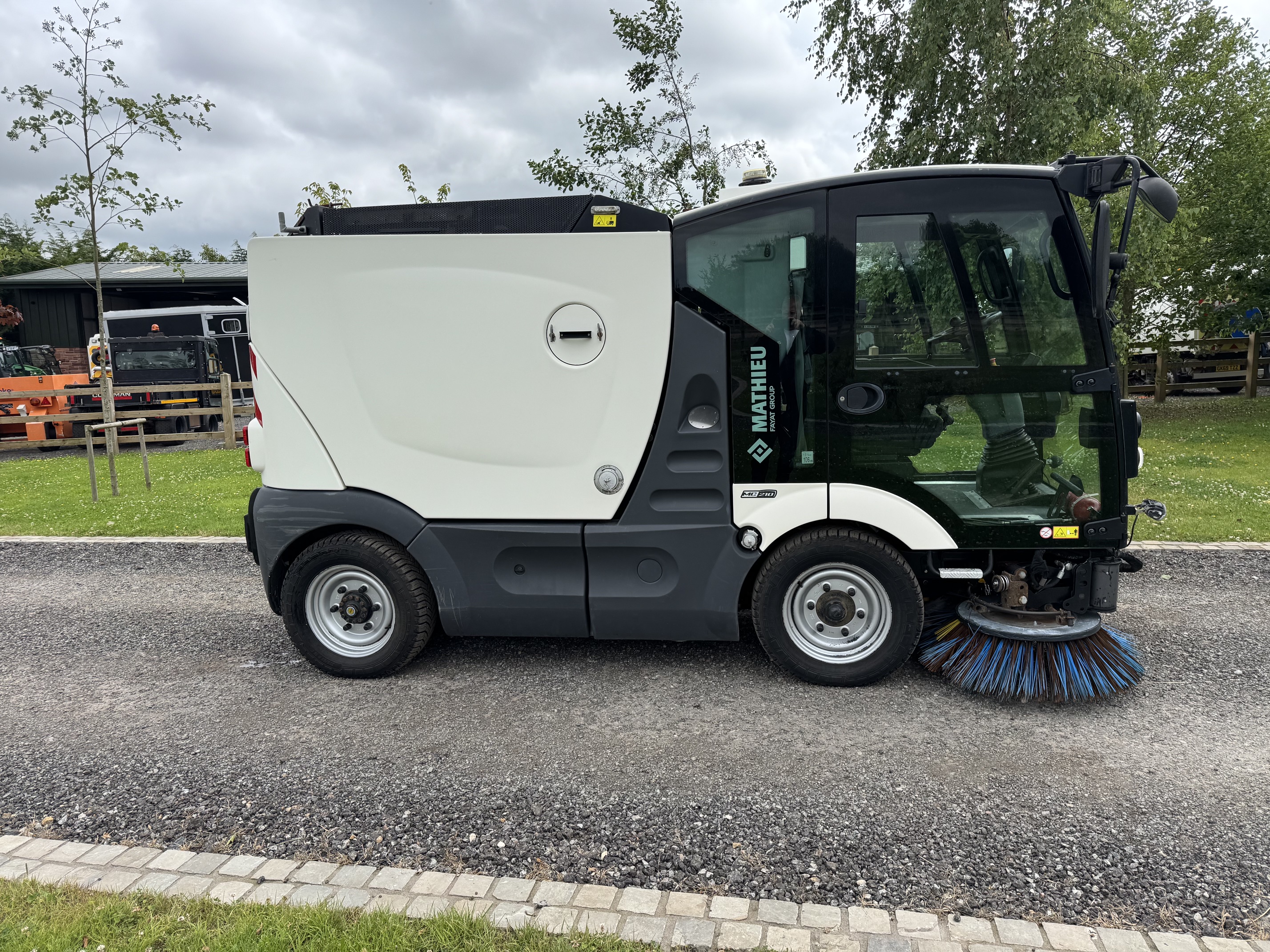 Scarab mathieu MC210 Azura Flex Road Sweeper