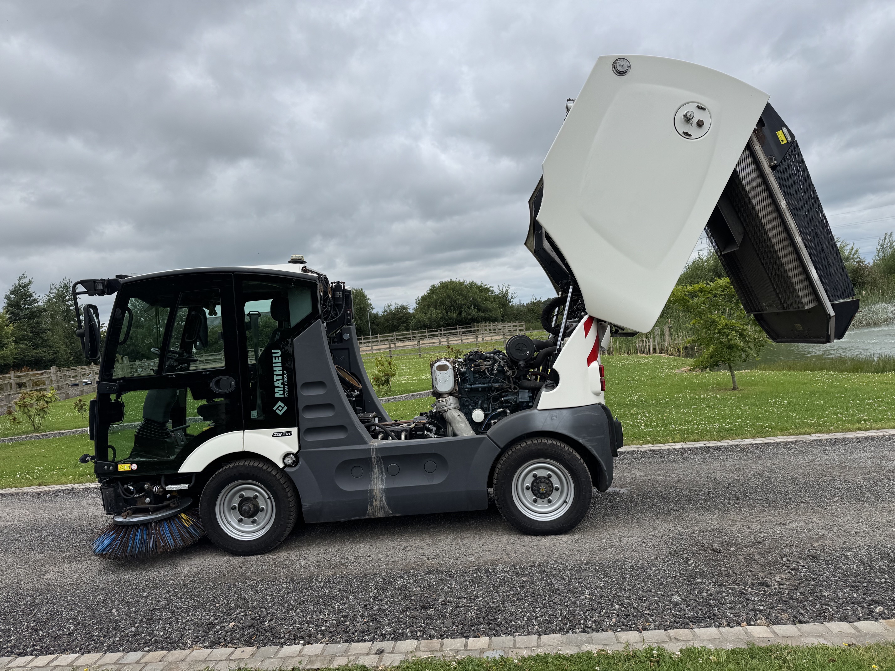 Scarab mathieu MC210 Azura Flex Road Sweeper