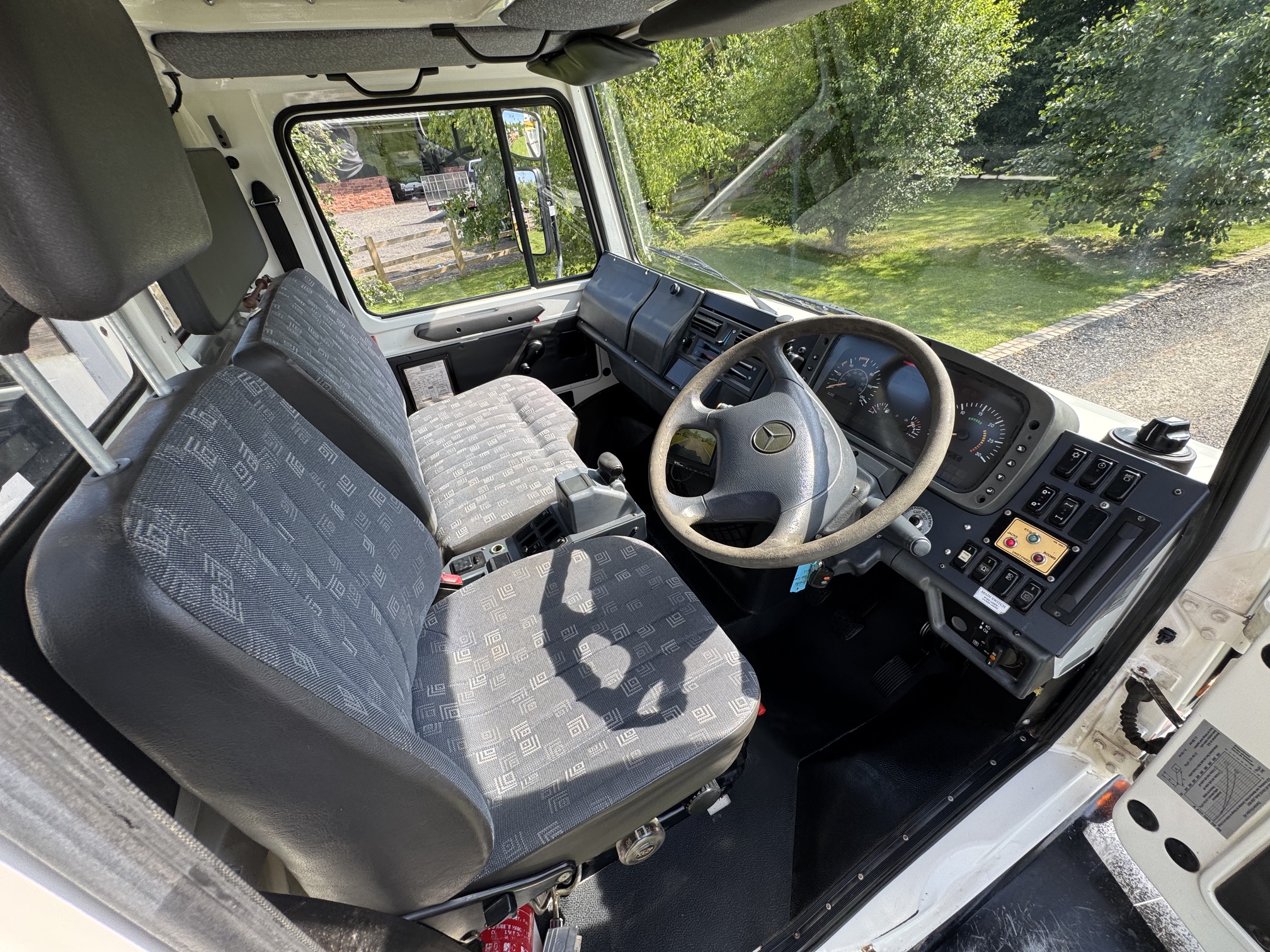 Mercedes Benz Unimog U5000 Versalift Insulated Cherry Picker