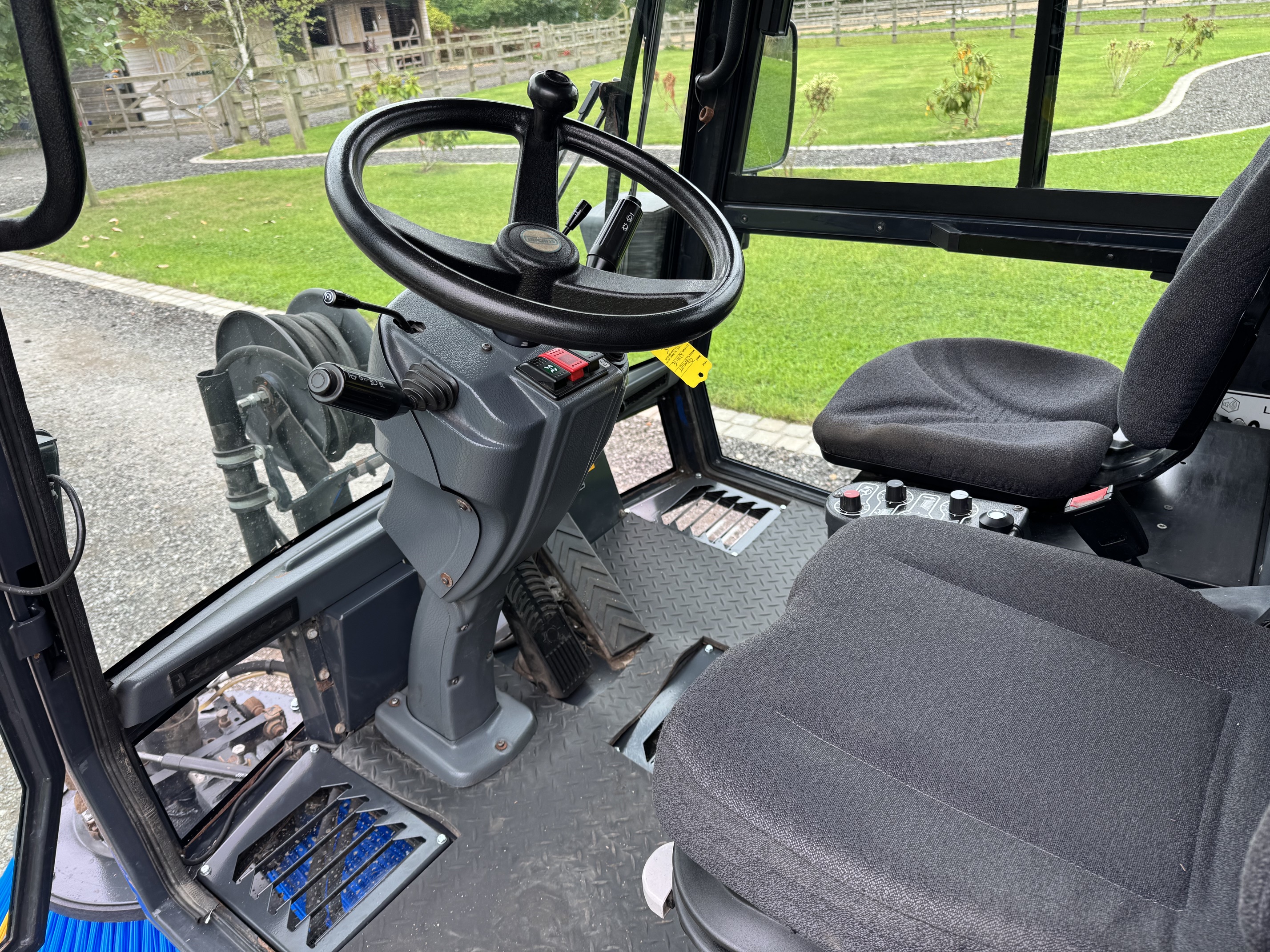 Schmidt Swingo 200+ Road Sweeper