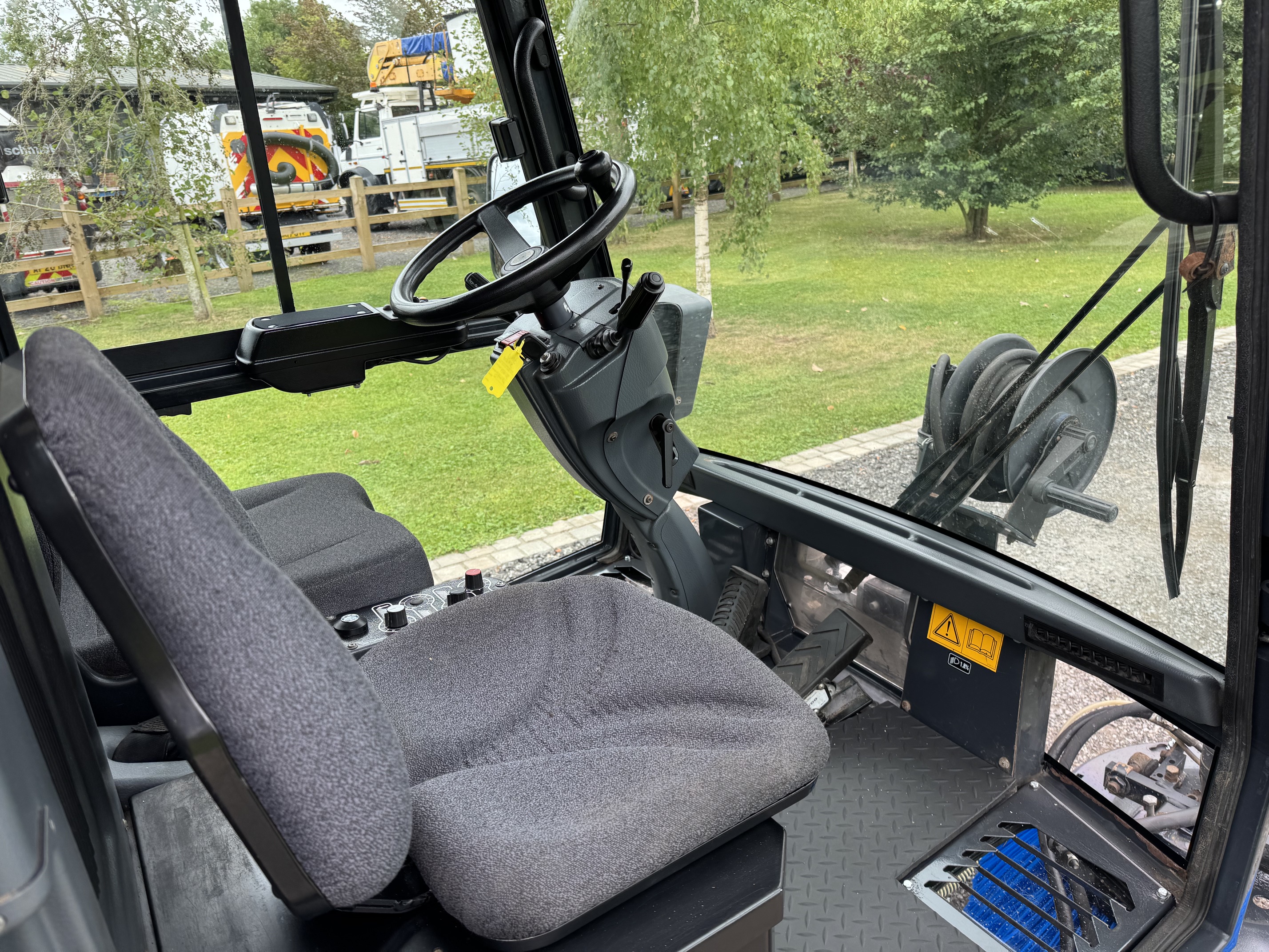 Schmidt Swingo 200+ Road Sweeper