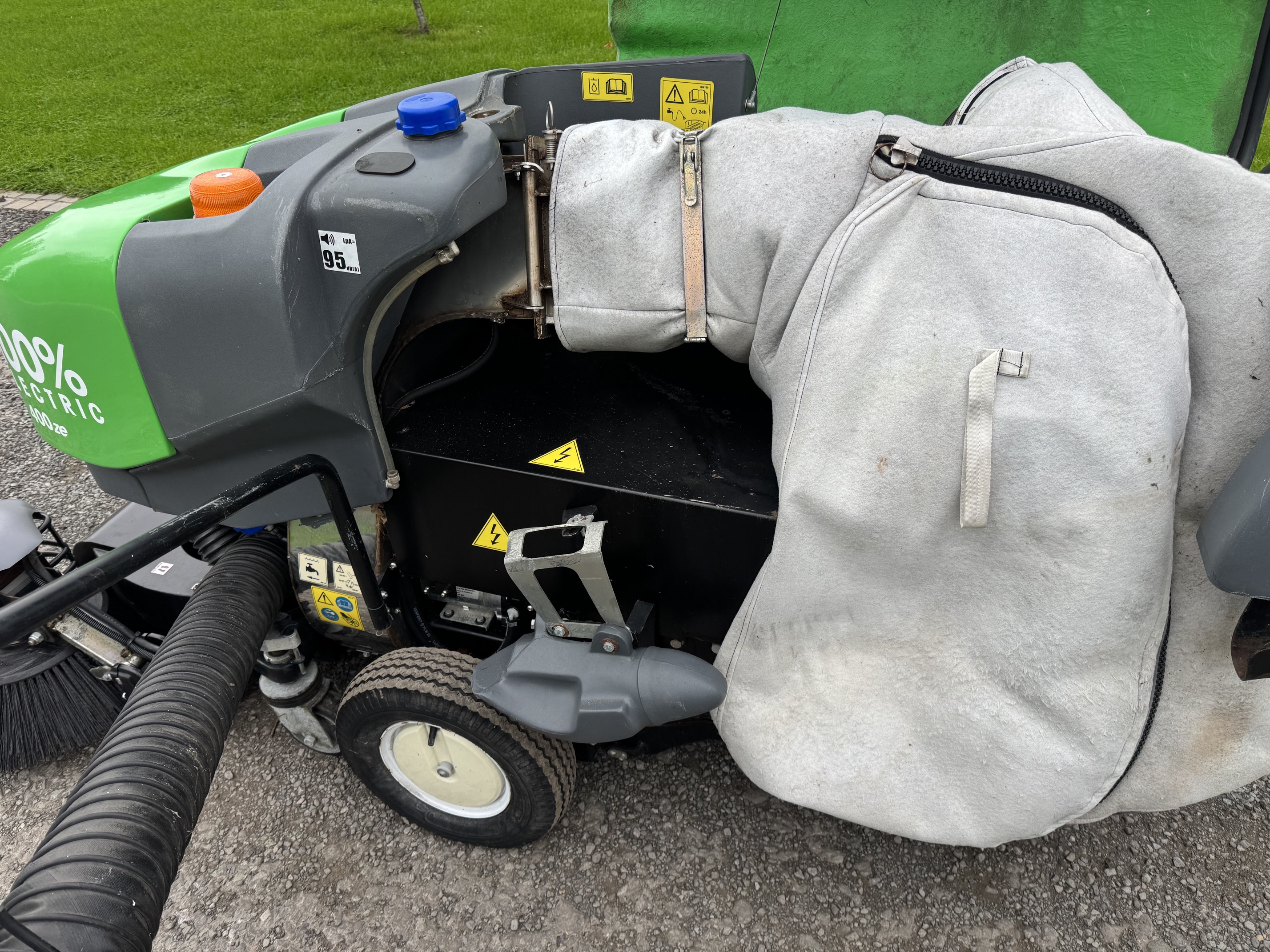 Green Machine 400ZE Electric Road Sweeper